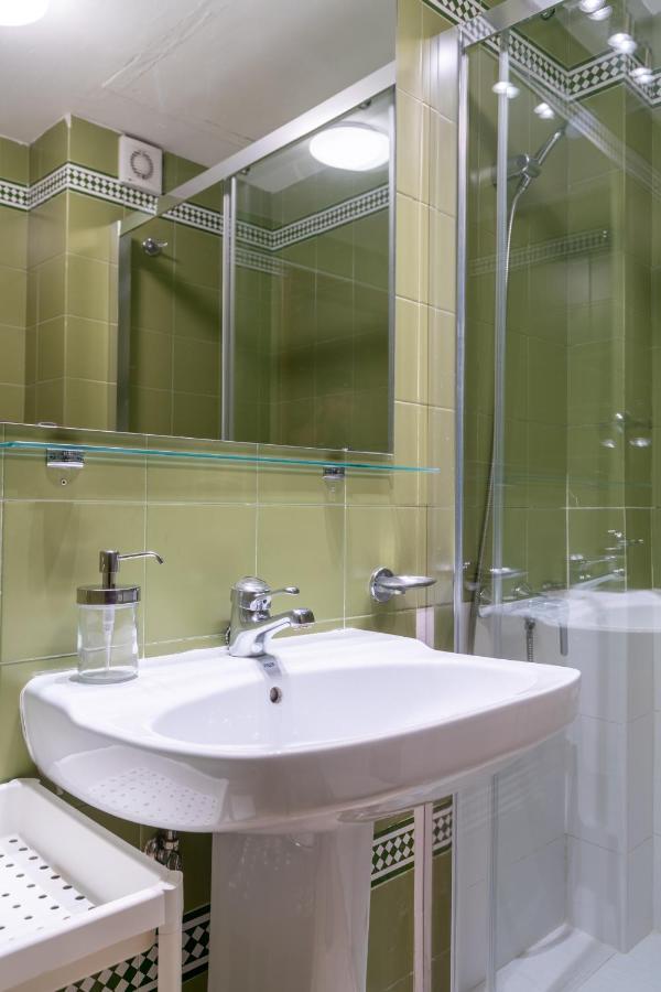 Vr Excelente Ubicacion Luminoso Apt Para Parejas Seville Exterior photo